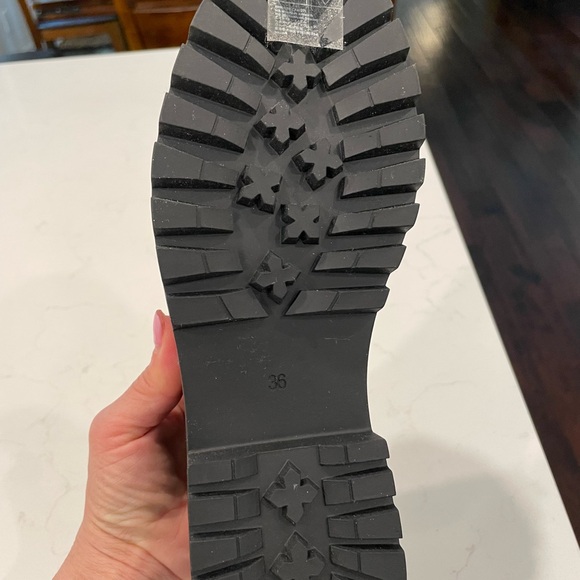 New black loafers - Picture 4 of 4